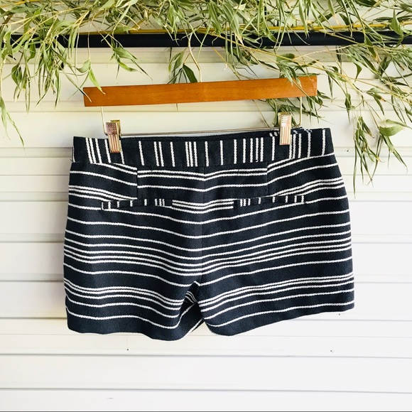 Banana Republic Side Button Shorts - Picture 3 of 5